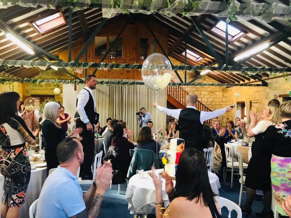 SINGING WAITERS HUDDERSFIELD SINGING WAITERS HUDDERSFIELD